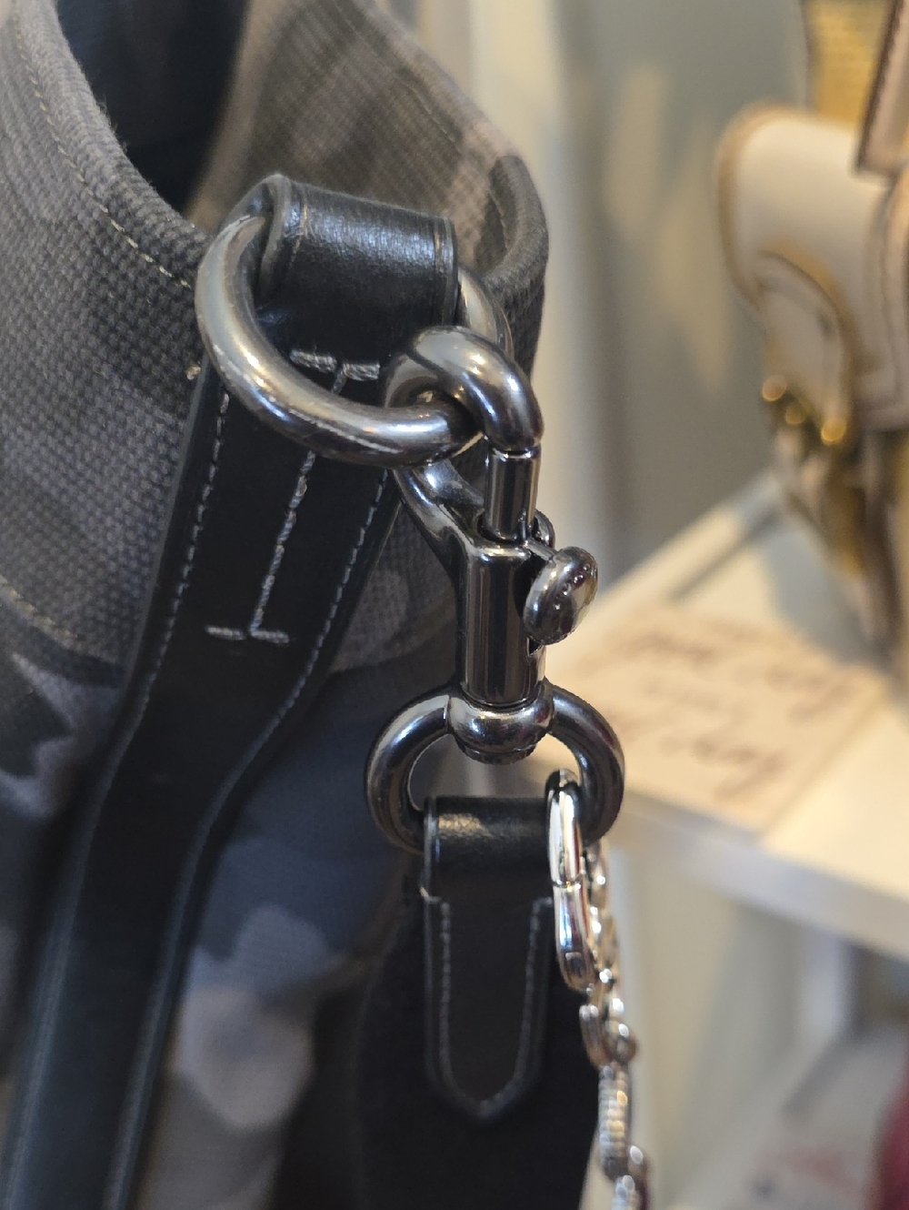 Coach CAMO 38 CANVAS AND LEATHER - Picture 2 of 9